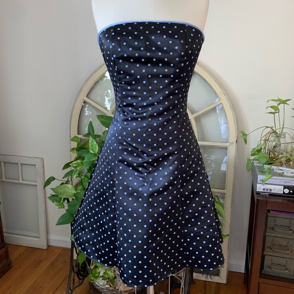 Jessica McClintock Dresses & Skirts - Flirty Polka Dot Strapless Dress